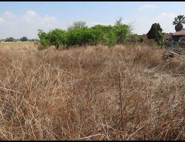 1,088M² VACANT LAND FOR SALE IN WALDRIFT
